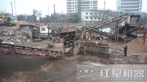 建筑垃圾破碎與洗選現(xiàn)場