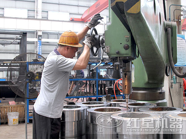 5--110t/h白云石輥式粉碎機廠家制造圖