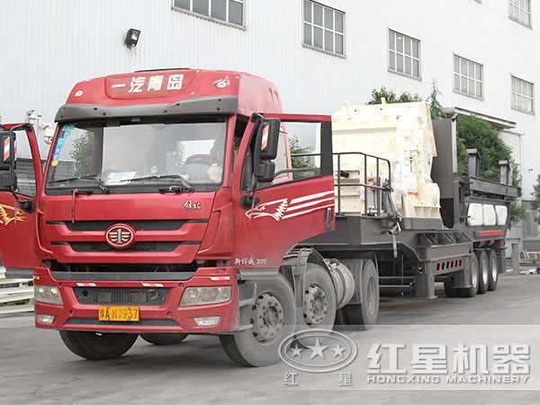 打石子的機器設備發(fā)貨現(xiàn)場