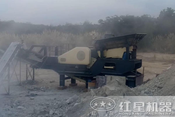 顎式移動(dòng)破碎機(jī)用來(lái)生產(chǎn)石子 顎式移動(dòng)破碎機(jī)用來(lái)生產(chǎn)石子