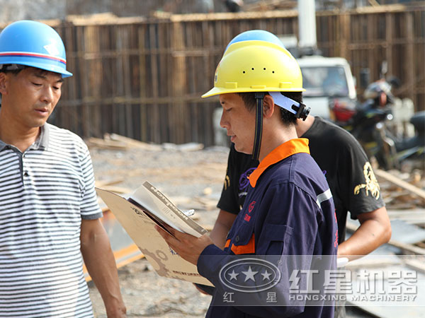 日產2000方河石破碎篩分一體機現場安裝圖 日產2000方河石破碎篩分一體機現場安裝圖