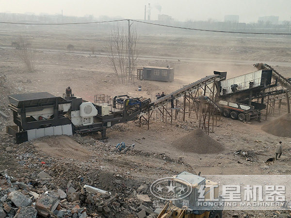 破碎篩分一體機現場現場作業(yè) 破碎篩分一體機現場現場作業(yè)