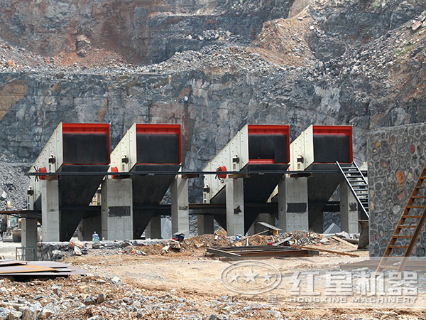 直線振動篩現(xiàn)場安裝 直線振動篩現(xiàn)場安裝