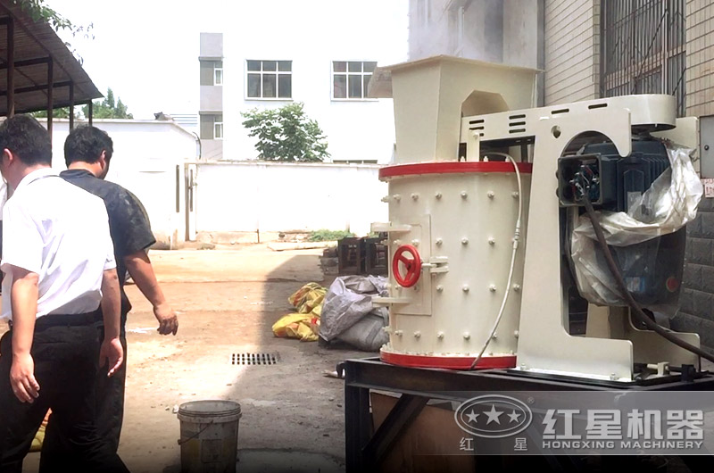 復(fù)合式破碎機(jī)廠區(qū)試機(jī)