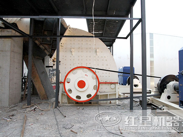 重錘式破碎設(shè)備現(xiàn)場(chǎng)圖 重錘式破碎設(shè)備現(xiàn)場(chǎng)圖