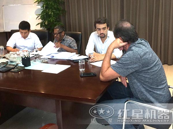 紅星玄武巖破碎機生產(chǎn)線質(zhì)優(yōu)價廉與印度尼西亞達成合作協(xié)議 紅星玄武巖破碎機生產(chǎn)線質(zhì)優(yōu)價廉與印度尼西亞達成合作協(xié)議