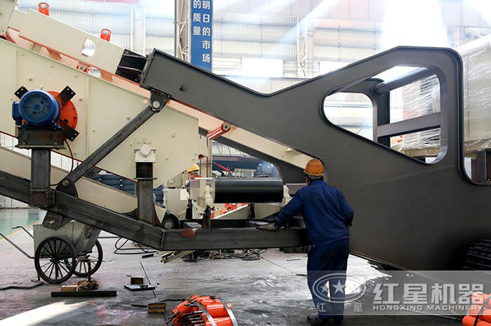 履帶車(chē)載式碎石設(shè)備車(chē)間組裝圖 履帶車(chē)載式碎石設(shè)備車(chē)間組裝圖