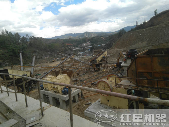 全套砂石生產(chǎn)線現(xiàn)場 全套砂石生產(chǎn)線現(xiàn)場