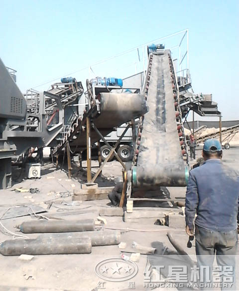 河卵石移動破碎站