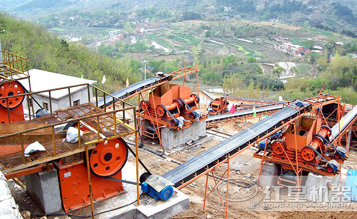 環(huán)保石料粉碎現(xiàn)場(chǎng) 環(huán)保石料粉碎現(xiàn)場(chǎng)