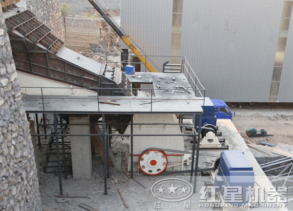 錘式打沙機工作現(xiàn)場