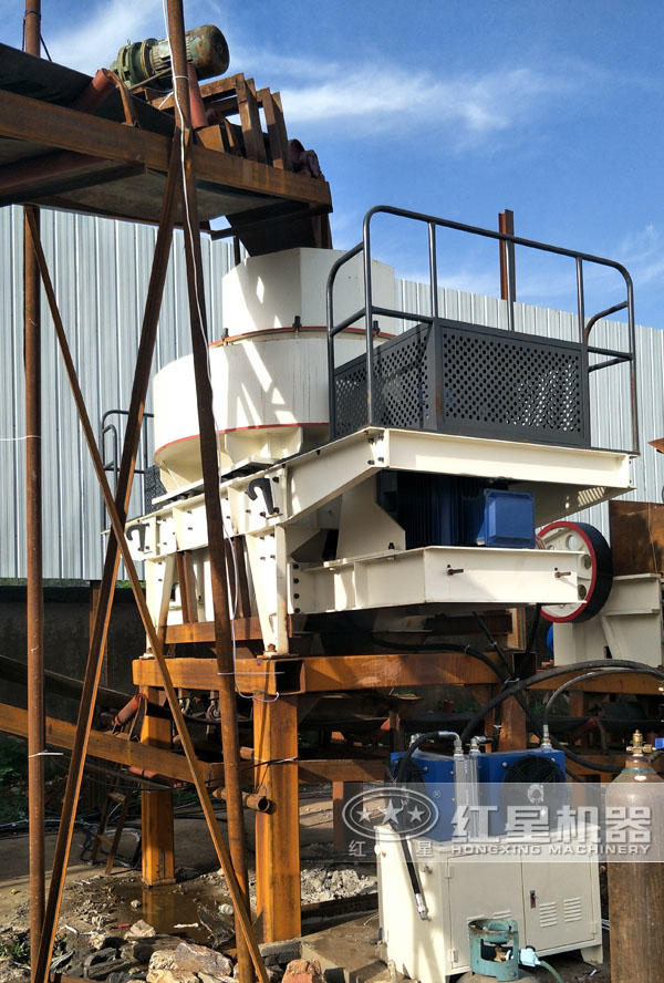 VSI制砂機(jī)安裝現(xiàn)場(chǎng) VSI制砂機(jī)安裝現(xiàn)場(chǎng)