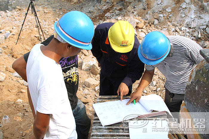 紅星技術(shù)人員到現(xiàn)場(chǎng)指導(dǎo)生產(chǎn) 紅星技術(shù)人員到現(xiàn)場(chǎng)指導(dǎo)生產(chǎn)