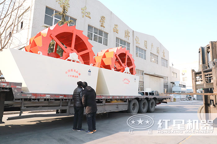 紅星洗砂機(jī)用戶到廠考察洗砂機(jī)