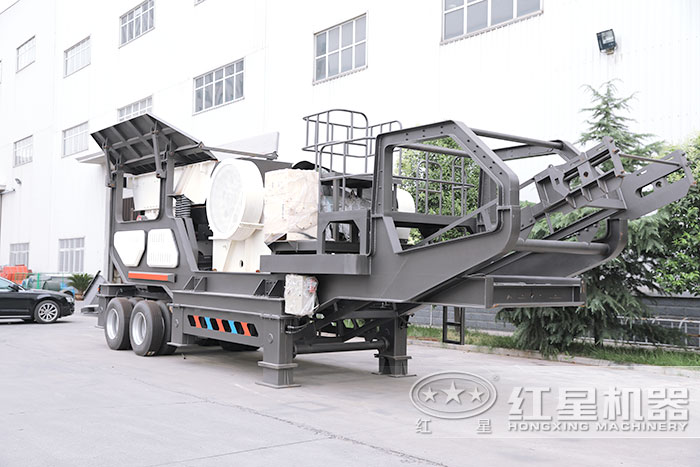 搭在鄂式破碎機的移動式煤矸石粉碎機