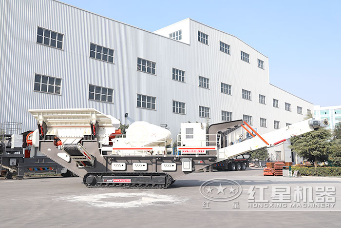 履帶移動粉碎石頭設(shè)備
