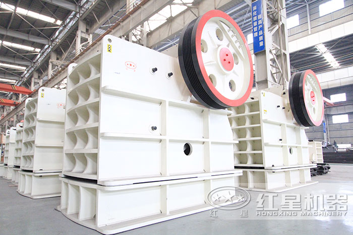 PE大型鄂式破碎機