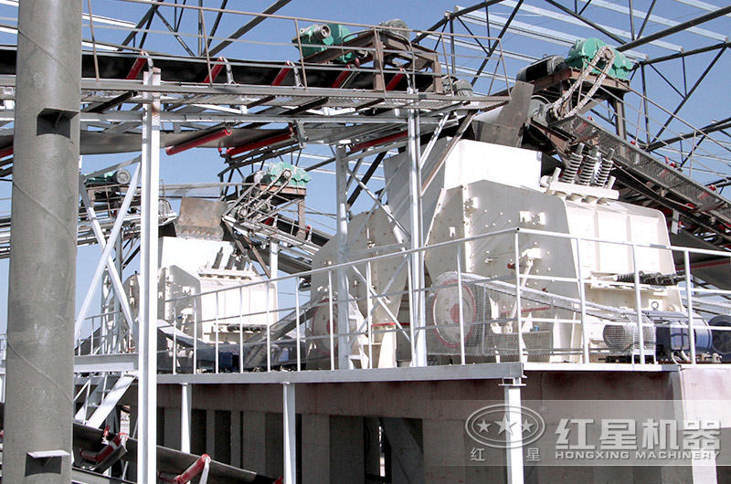 反擊式破碎機現場