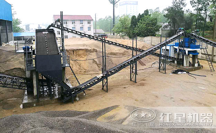 環(huán)保制沙作業(yè)現(xiàn)場(chǎng) 環(huán)保制沙作業(yè)現(xiàn)場(chǎng)