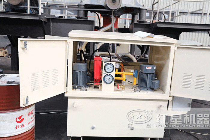 車載式顎式破碎機(jī)配置柴油組 車載式顎式破碎機(jī)配置柴油組