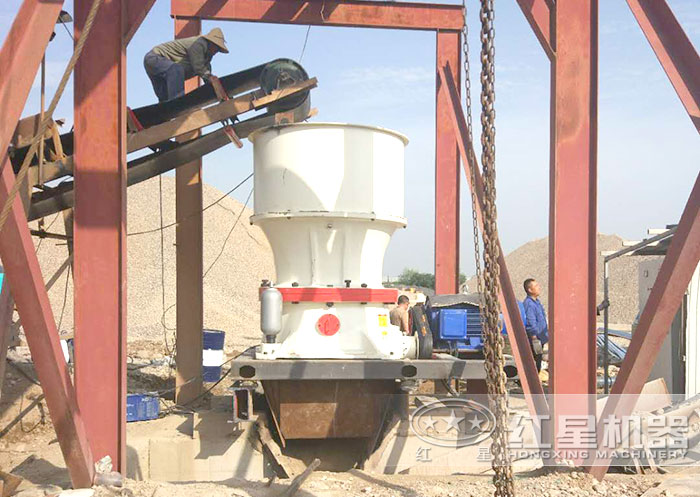 細(xì)碎設(shè)備—單缸圓錐破碎機(jī)