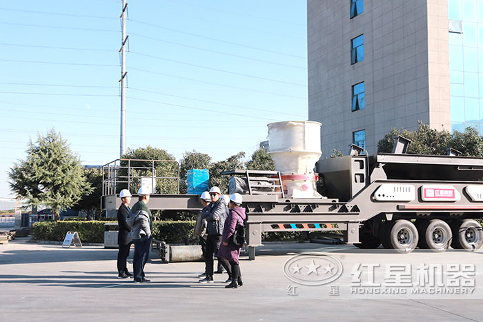 用戶參觀輪胎移動破碎機 用戶參觀輪胎移動破碎機