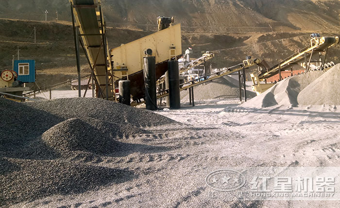 機(jī)制砂制砂現(xiàn)場(chǎng)