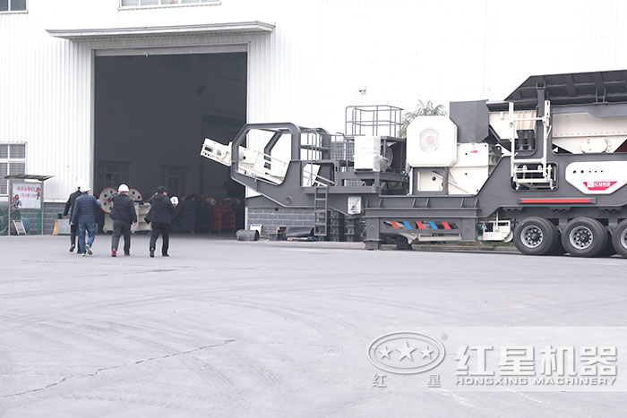 紅星機(jī)器移動(dòng)式砂石粉碎機(jī)大廠家
