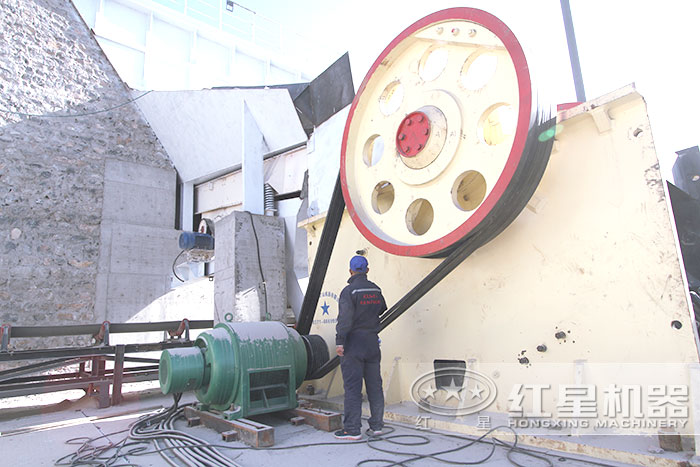 大型顎式破碎機用戶安裝現場
