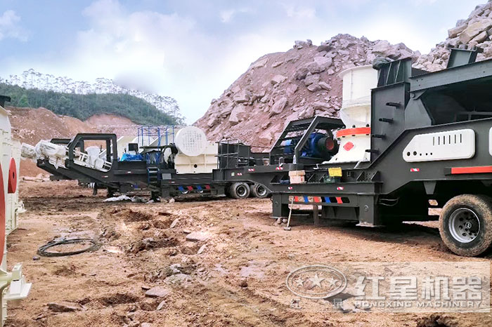 搭載單杠圓錐破碎機(jī)的移動(dòng)破碎機(jī)