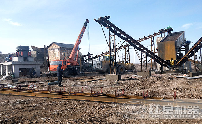 搭建中的石料碎石場