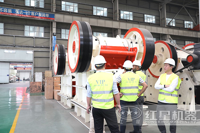 印度用戶參觀鄂式破碎機