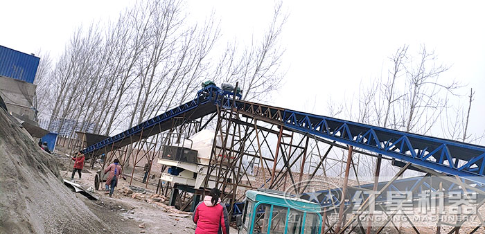 人造沙施工現(xiàn)場