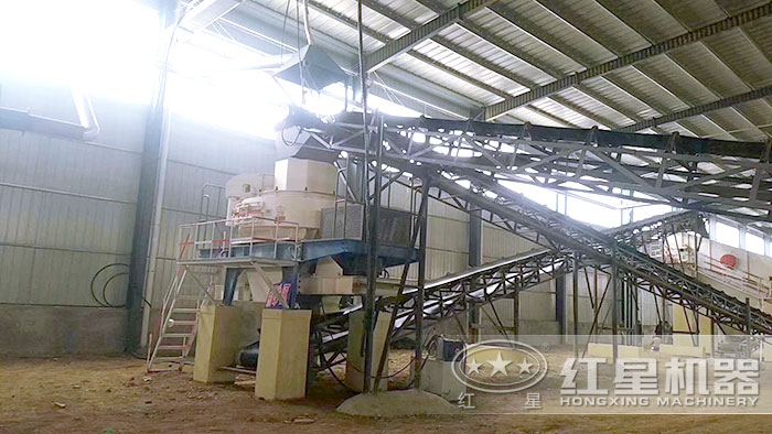 沖擊式制砂機作業(yè)現(xiàn)場