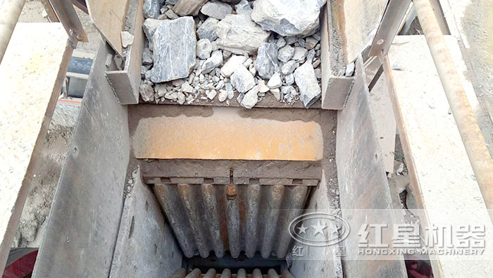 鄂式破碎機進料口 鄂式破碎機進料口