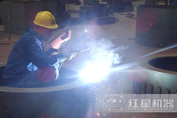 紅星機器技術工人作業 紅星機器技術工人作業