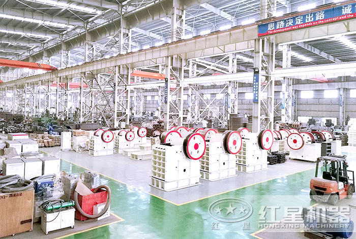 石英石破碎設(shè)備車間展示