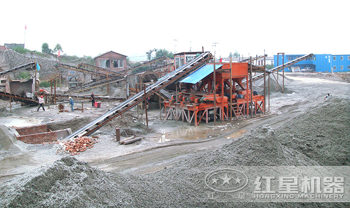 對輥碎沙機(jī)現(xiàn)場