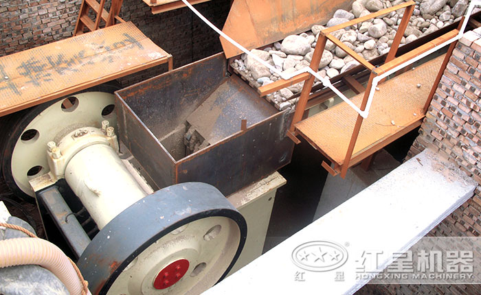 顎式破碎機進料口