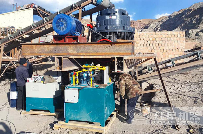 圓錐式破碎機石子生產(chǎn)現(xiàn)場