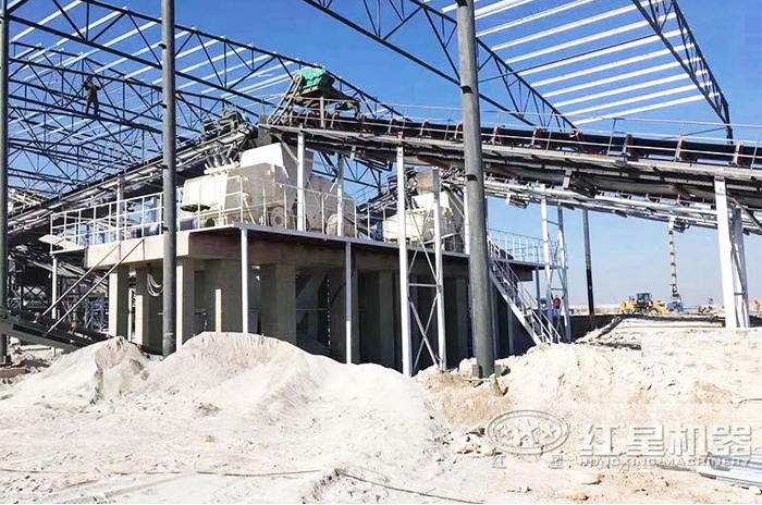 反擊式破碎機生產(chǎn)現(xiàn)場