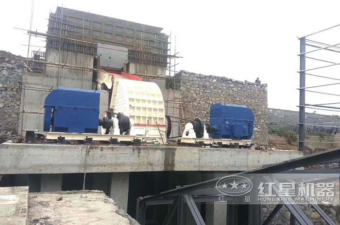 重錘式破碎機石子生產(chǎn)現(xiàn)場