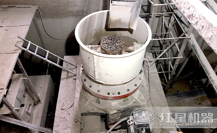 單杠圓錐破碎機現場