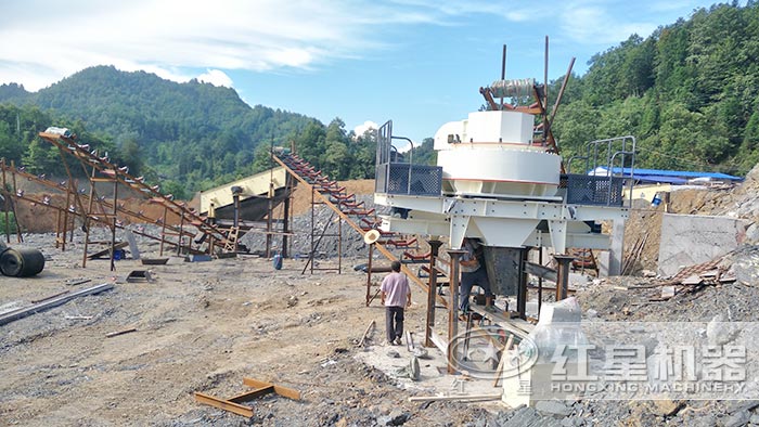 石英石制砂生產線安裝中