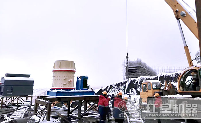 山東用戶煤矸石粉碎機安裝現場