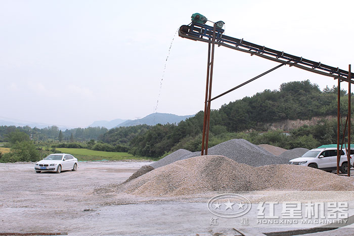 青石破碎作業現場