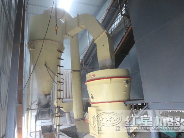 雷蒙磨粉機(jī)客戶現(xiàn)場(chǎng)實(shí)拍