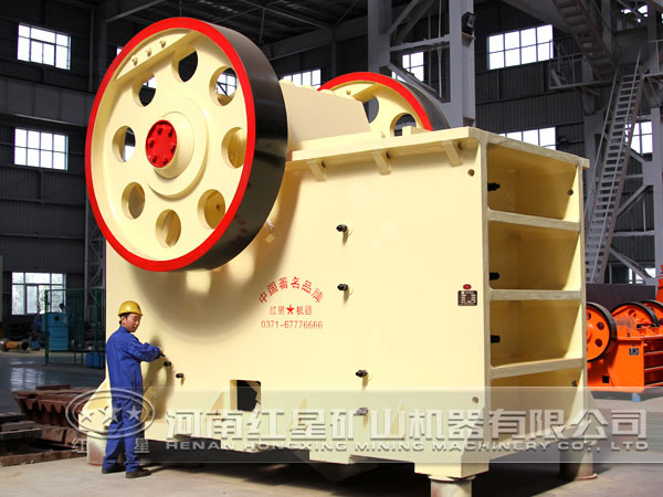 大型顎式破碎機