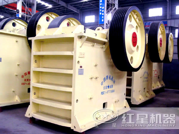 PEW200X1300顎式破碎機